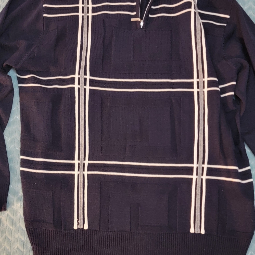 Men's Sweater - Picture 9 of 12